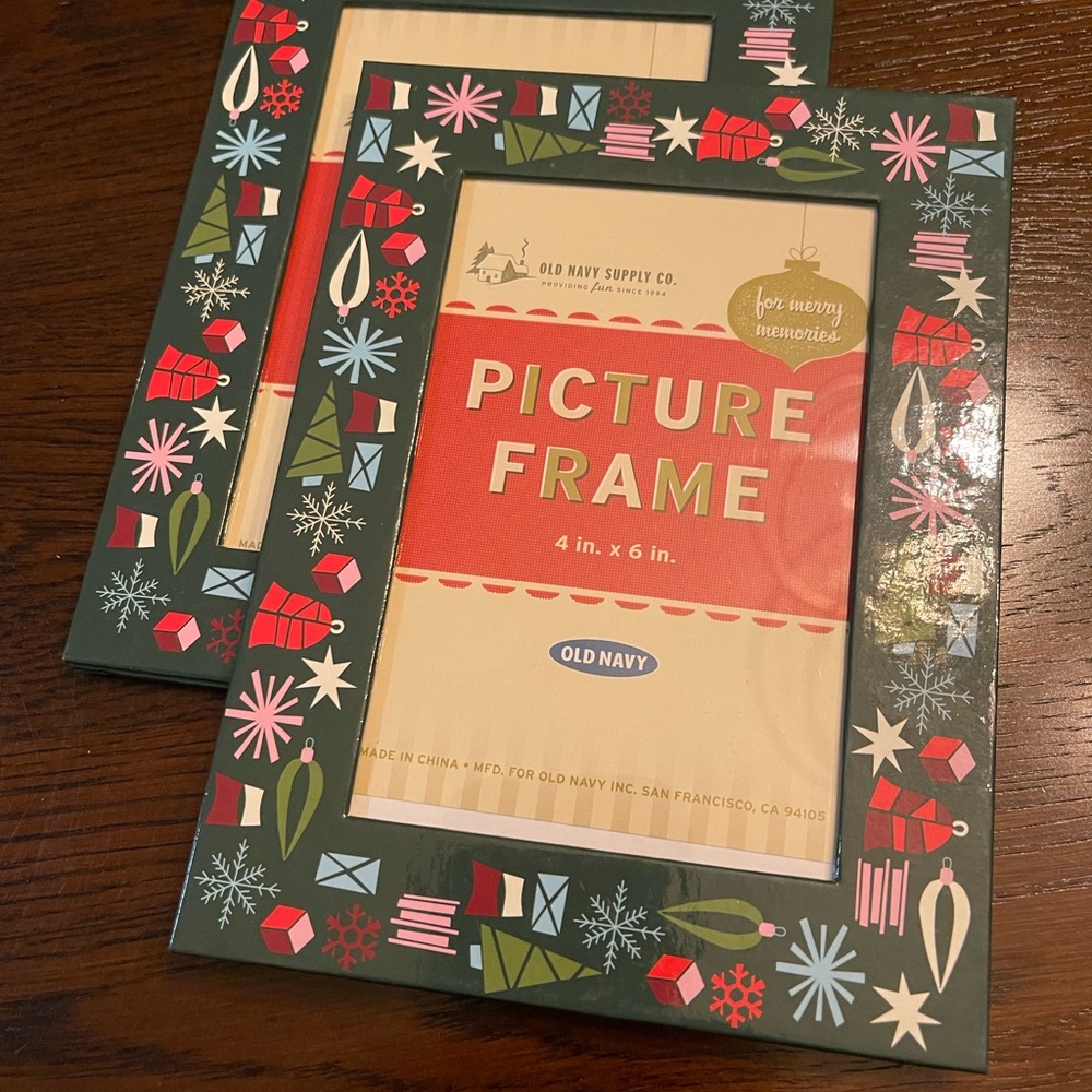 Old Navy Green and Red Holiday Picture Frame Accents